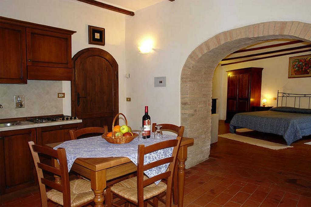 Podere Il Vecchio Mulino Сан Джиминяно Стая снимка